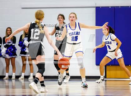 Thumbnail 1 in Howe @ Gunter photogallery.