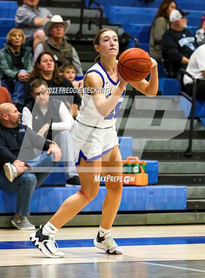 Thumbnail 3 in Howe @ Gunter photogallery.