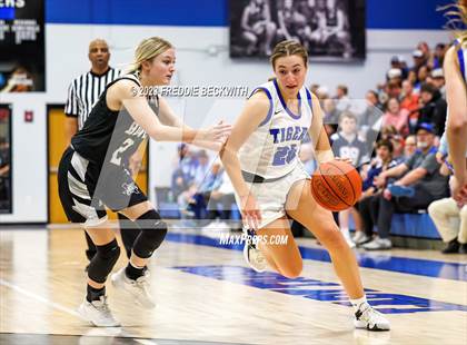 Thumbnail 3 in Howe @ Gunter photogallery.