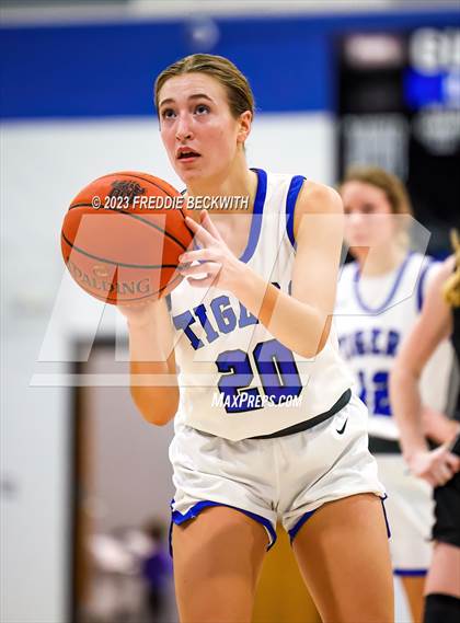Thumbnail 1 in Howe @ Gunter photogallery.