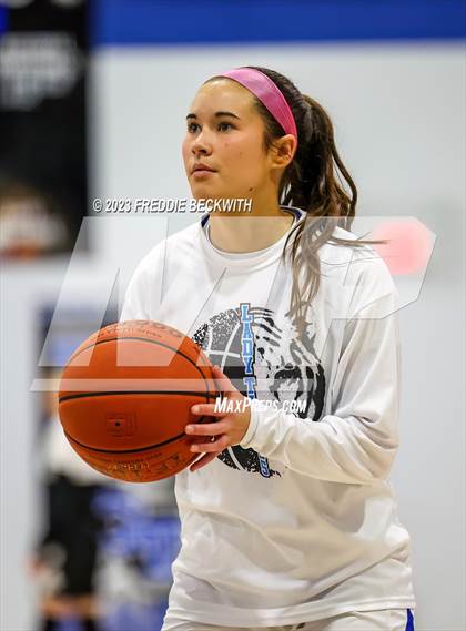 Thumbnail 3 in Howe @ Gunter photogallery.