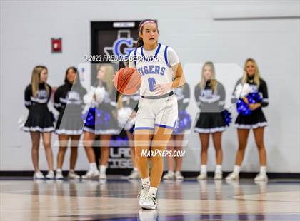 Thumbnail 2 in Howe @ Gunter photogallery.