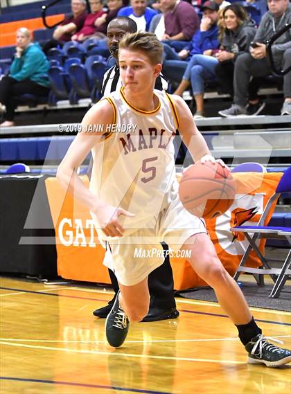 Thumbnail 1 in Maple Mountain vs. Spanish Fork (Tarkanian Classic) photogallery.