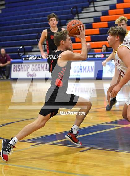 Thumbnail 1 in Maple Mountain vs. Spanish Fork (Tarkanian Classic) photogallery.