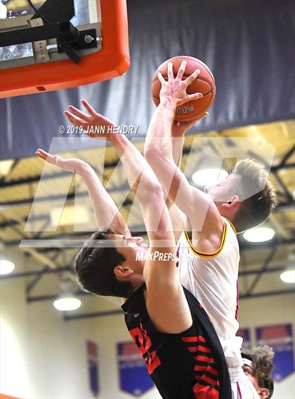 Thumbnail 2 in Maple Mountain vs. Spanish Fork (Tarkanian Classic) photogallery.