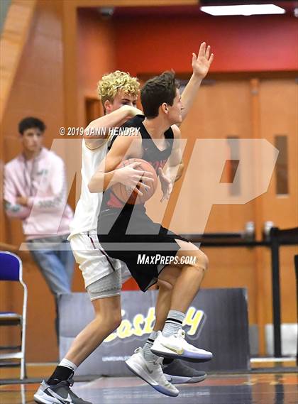Thumbnail 2 in Maple Mountain vs. Spanish Fork (Tarkanian Classic) photogallery.