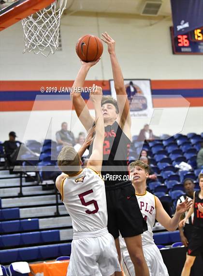 Thumbnail 1 in Maple Mountain vs. Spanish Fork (Tarkanian Classic) photogallery.