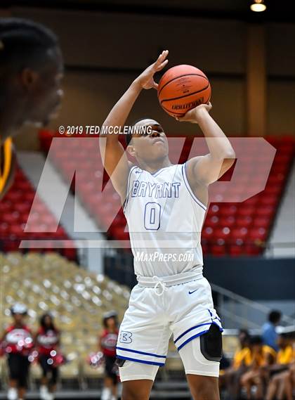 Thumbnail 2 in Bryant vs Raymond (King Cotton Classic) photogallery.