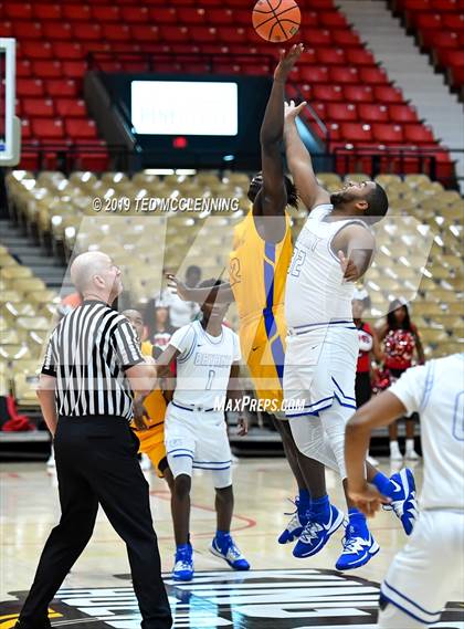 Thumbnail 3 in Bryant vs Raymond (King Cotton Classic) photogallery.