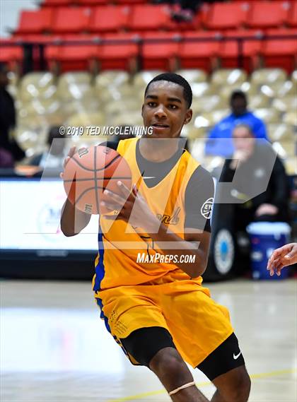 Thumbnail 2 in Bryant vs Raymond (King Cotton Classic) photogallery.