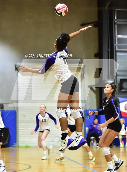 Thumbnail 1 in Walton vs. Timber Creek (Nike Tournament of Champions) photogallery.
