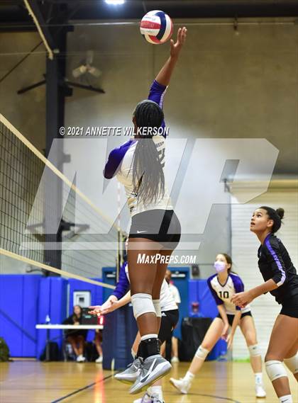 Thumbnail 2 in Walton vs. Timber Creek (Nike Tournament of Champions) photogallery.