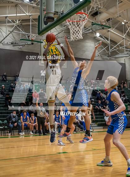 Thumbnail 2 in Winter Haven vs. South Medford (Hardwood Invite 2nd Round) photogallery.