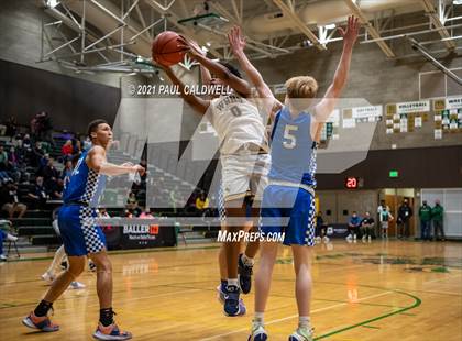 Thumbnail 3 in Winter Haven vs. South Medford (Hardwood Invite 2nd Round) photogallery.