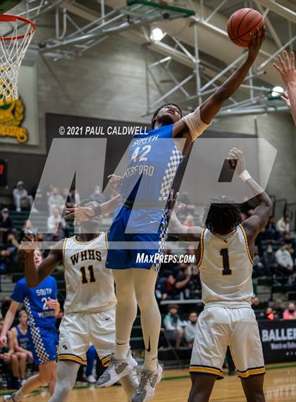 Thumbnail 3 in Winter Haven vs. South Medford (Hardwood Invite 2nd Round) photogallery.