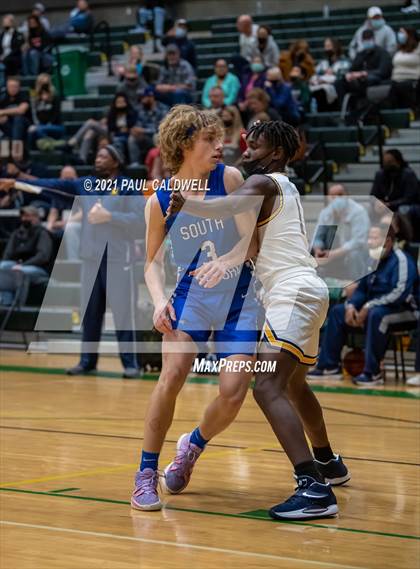Thumbnail 2 in Winter Haven vs. South Medford (Hardwood Invite 2nd Round) photogallery.