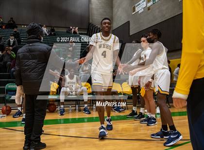 Thumbnail 2 in Winter Haven vs. South Medford (Hardwood Invite 2nd Round) photogallery.