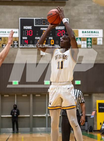 Thumbnail 1 in Winter Haven vs. South Medford (Hardwood Invite 2nd Round) photogallery.