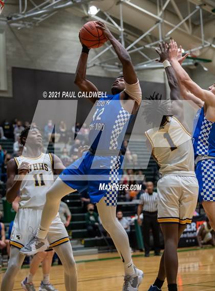 Thumbnail 2 in Winter Haven vs. South Medford (Hardwood Invite 2nd Round) photogallery.