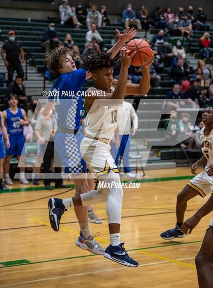 Thumbnail 3 in Winter Haven vs. South Medford (Hardwood Invite 2nd Round) photogallery.