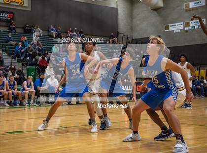 Thumbnail 2 in Winter Haven vs. South Medford (Hardwood Invite 2nd Round) photogallery.