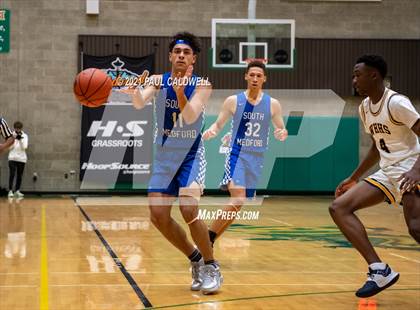Thumbnail 2 in Winter Haven vs. South Medford (Hardwood Invite 2nd Round) photogallery.