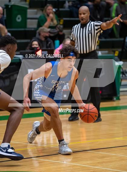 Thumbnail 2 in Winter Haven vs. South Medford (Hardwood Invite 2nd Round) photogallery.