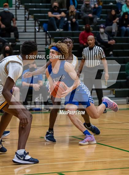 Thumbnail 3 in Winter Haven vs. South Medford (Hardwood Invite 2nd Round) photogallery.
