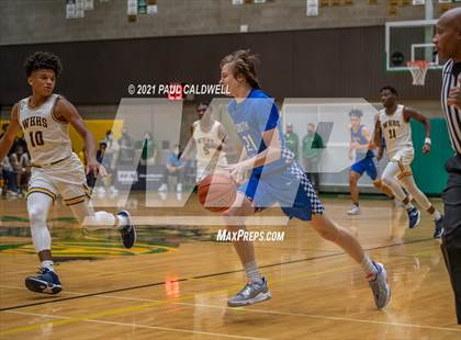 Thumbnail 3 in Winter Haven vs. South Medford (Hardwood Invite 2nd Round) photogallery.