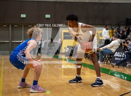 Thumbnail 1 in Winter Haven vs. South Medford (Hardwood Invite 2nd Round) photogallery.