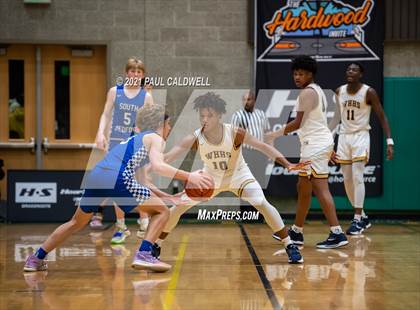 Thumbnail 1 in Winter Haven vs. South Medford (Hardwood Invite 2nd Round) photogallery.