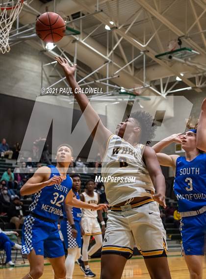 Thumbnail 2 in Winter Haven vs. South Medford (Hardwood Invite 2nd Round) photogallery.