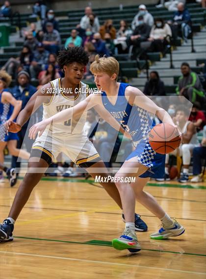 Thumbnail 2 in Winter Haven vs. South Medford (Hardwood Invite 2nd Round) photogallery.