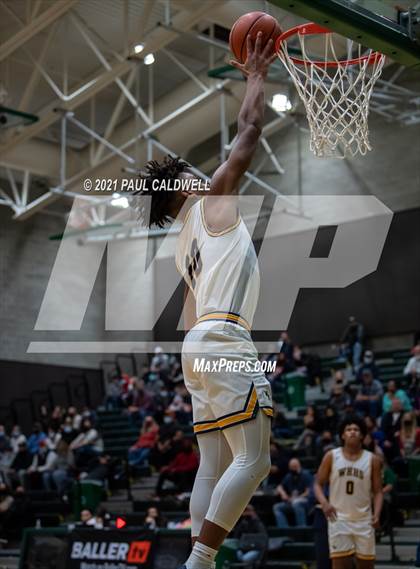 Thumbnail 2 in Winter Haven vs. South Medford (Hardwood Invite 2nd Round) photogallery.