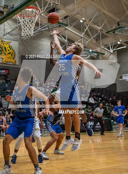 Thumbnail 3 in Winter Haven vs. South Medford (Hardwood Invite 2nd Round) photogallery.