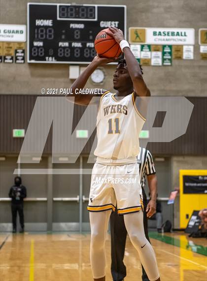 Thumbnail 2 in Winter Haven vs. South Medford (Hardwood Invite 2nd Round) photogallery.