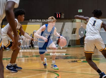 Thumbnail 1 in Winter Haven vs. South Medford (Hardwood Invite 2nd Round) photogallery.