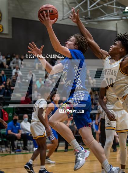 Thumbnail 3 in Winter Haven vs. South Medford (Hardwood Invite 2nd Round) photogallery.