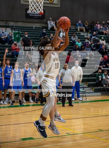 Thumbnail 2 in Winter Haven vs. South Medford (Hardwood Invite 2nd Round) photogallery.