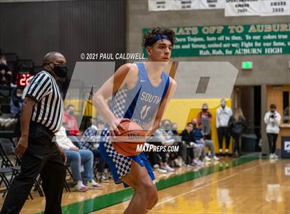 Thumbnail 1 in Winter Haven vs. South Medford (Hardwood Invite 2nd Round) photogallery.