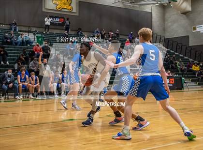 Thumbnail 3 in Winter Haven vs. South Medford (Hardwood Invite 2nd Round) photogallery.