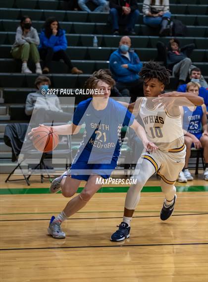 Thumbnail 2 in Winter Haven vs. South Medford (Hardwood Invite 2nd Round) photogallery.