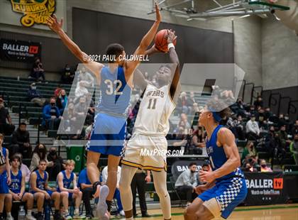 Thumbnail 1 in Winter Haven vs. South Medford (Hardwood Invite 2nd Round) photogallery.