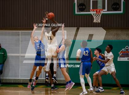 Thumbnail 1 in Winter Haven vs. South Medford (Hardwood Invite 2nd Round) photogallery.