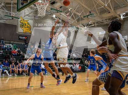 Thumbnail 3 in Winter Haven vs. South Medford (Hardwood Invite 2nd Round) photogallery.