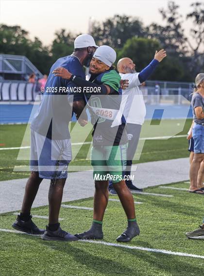 Thumbnail 1 in Alonso @ Sumner photogallery.