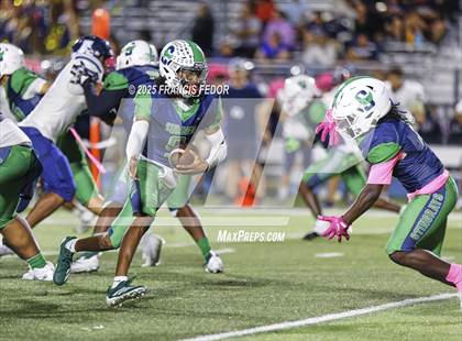 Thumbnail 3 in Alonso @ Sumner photogallery.