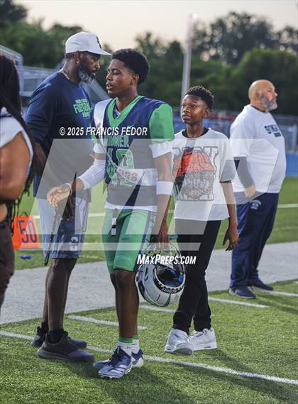 Thumbnail 2 in Alonso @ Sumner photogallery.