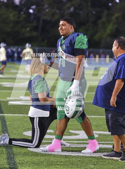 Thumbnail 2 in Alonso @ Sumner photogallery.