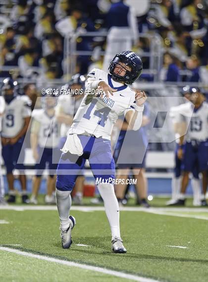 Thumbnail 2 in Alonso @ Sumner photogallery.